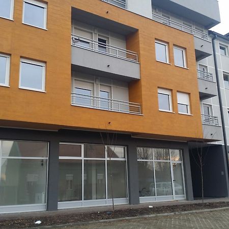 Apartment Jelena Zrenjanin Exterior photo